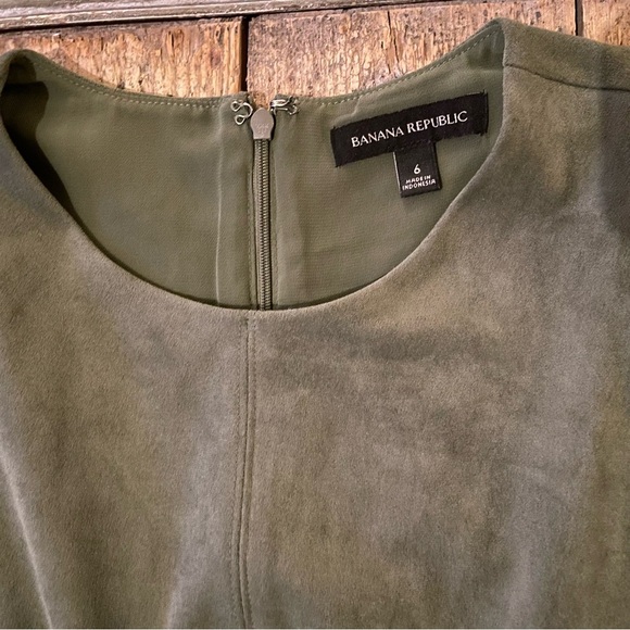 Banana Republic Sage Green Vegan Suede Jumpsuit Size 6 - Picture 14 of 16